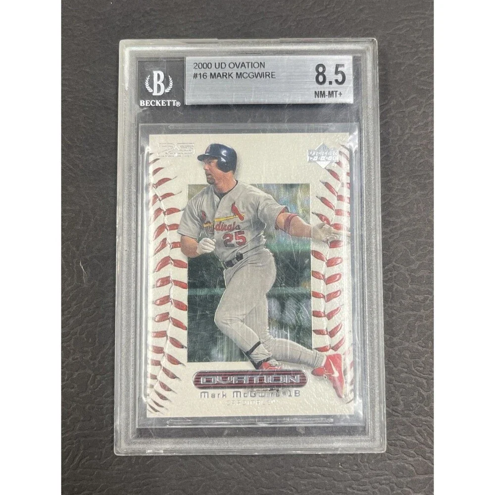 2000 Upper Deck Ovation - Mark McGwire #16